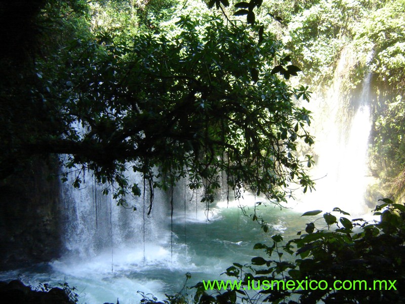 San Luis Potosí, México. Tamasopo, Puente de Dios.