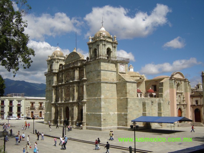 Estado de OAXACA, México. Cd. de Oaxaca; La Catedral, vista desde el Restaurante "La Casa de la Abuela"