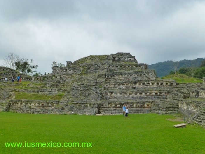 Estado de Puebla, México. Cuetzalan; Zona Arqueológica de Yohualichan.