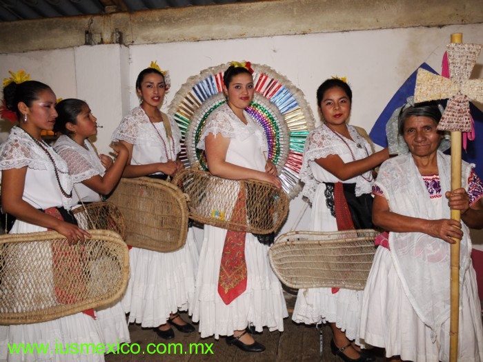 Estado de Puebla, México. Cuetzalan; espectáculo folklórico, en el Lienzo Charro "El Potrillo"
