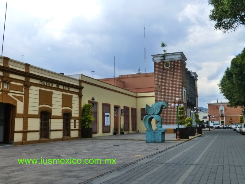 TLAXCALA, México. Cd. de Tlaxcala Centro; Edificios alrededor de la Plaza de la Constitución.