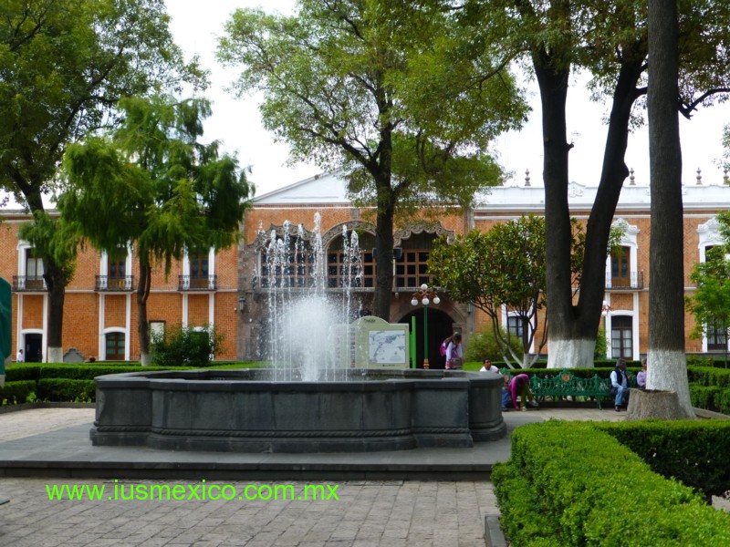 TLAXCALA, México. Cd. de Tlaxcala Centro; Palacio de Gobierno, vista desde la Plaza de la Constitución.