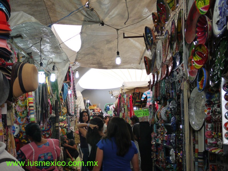 DISTRITO FEDERAL, México. Coyoacán; Mercado Artesanal Mexicano.
