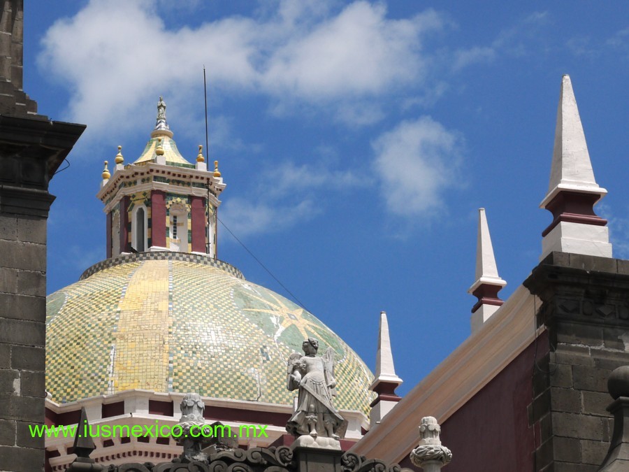 ESTADO DE PUEBLA, Ciudad de Puebla. Catedral; vista exterior de la Cúpula.