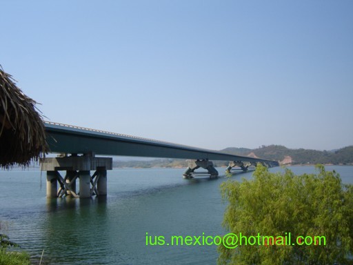Chiapas, México. Puente Chiapas sobre la Presa Nezahualcóyotl.