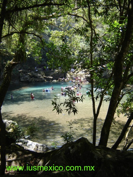 San Luis Potosí, México. Tambaque, Nacimiento. San Luis Potosí, México. Tambaque, Nacimiento.