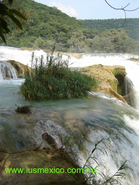 San Luis Potosí, México. Aquismón, Cascada de Tamul.